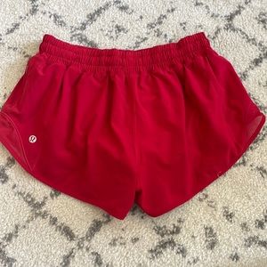 RED SIZE 6 LULU HOTTY HOT SHORTS❤️